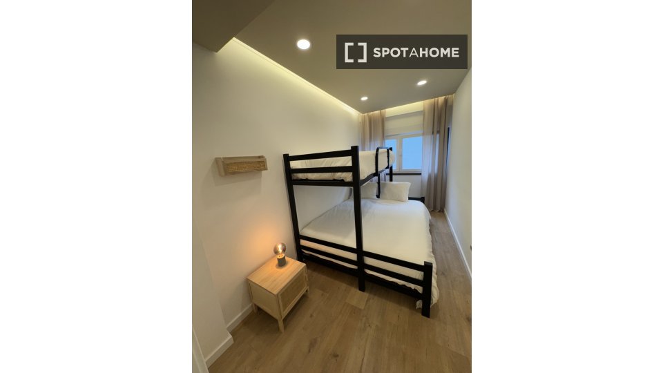 Apartment Lisbon, 3 beds, 85m² — photo 9