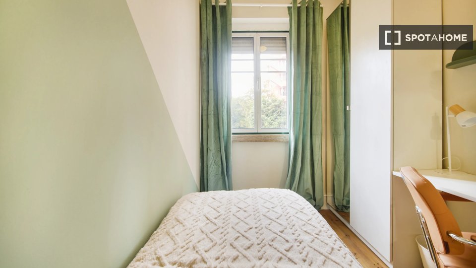 Double room Lisbon, 6 beds — photo 5