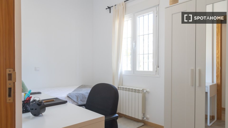 Double room Madrid, 5 beds — photo 17