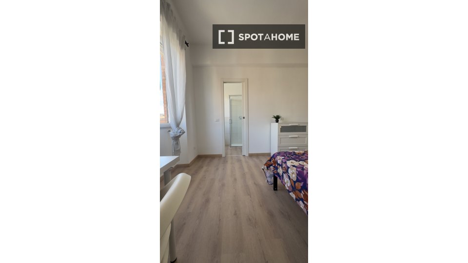Double room Rome, 3 beds, 100m² — photo 34
