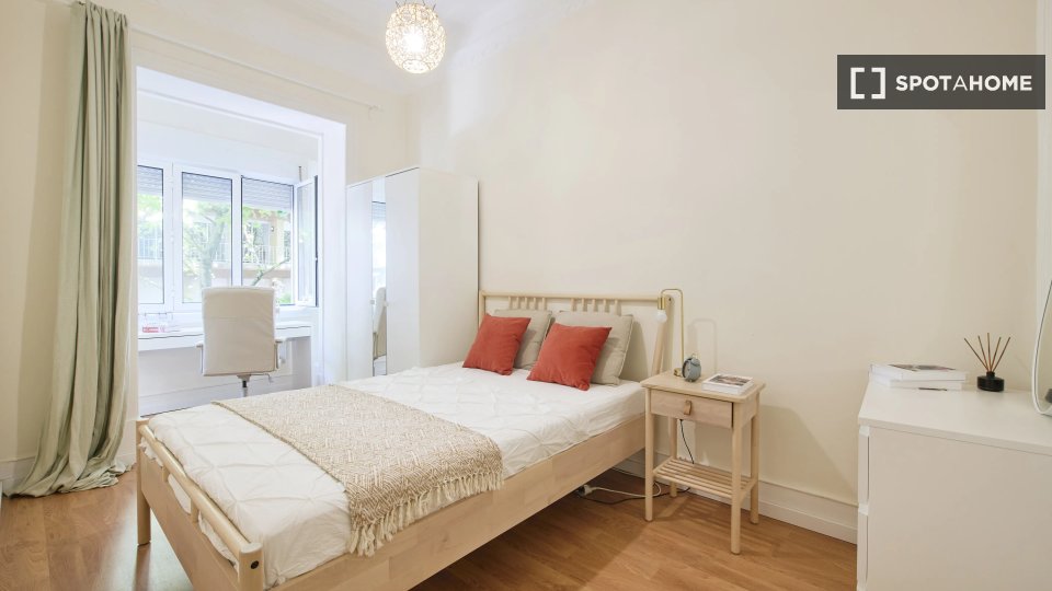 Double room Lisbon, 6 beds — photo 1