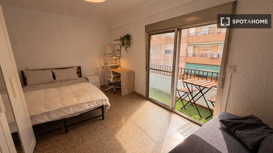Double room Valencia, 4 beds — photo 18