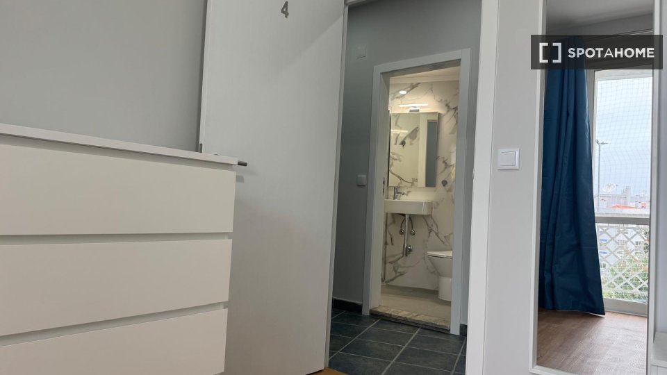 Double room Lisbon, 14 beds — photo 9