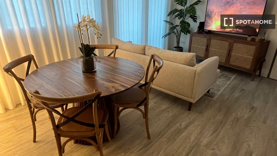 Apartment Lisbon, 2 beds, 61m² — photo 8