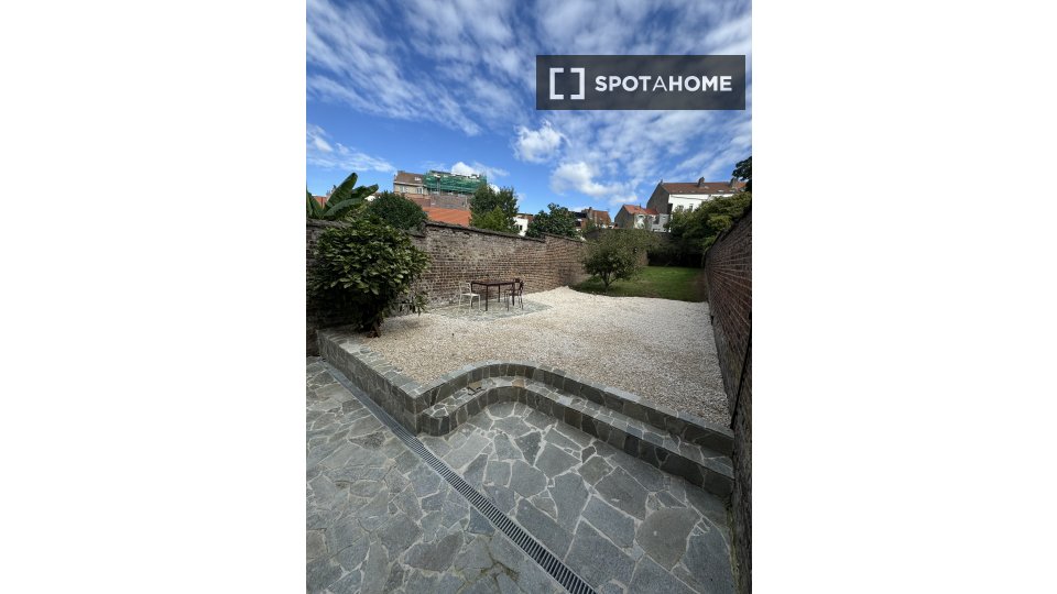 Double room Brussels, 3 beds, 95m² — photo 2