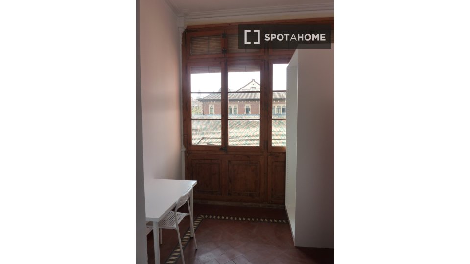 Double room Barcelona, 5 beds, 100m² — photo 10
