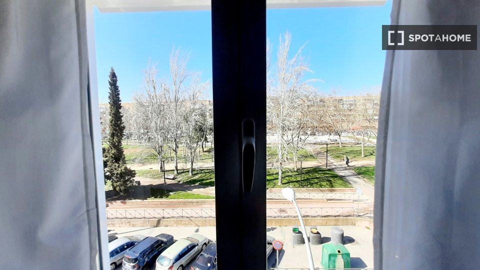 Double room Madrid, 4 beds, 90m² — photo 37
