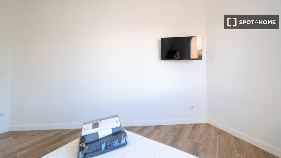 Double room Barcelona, 5 beds, 128m² — photo 26