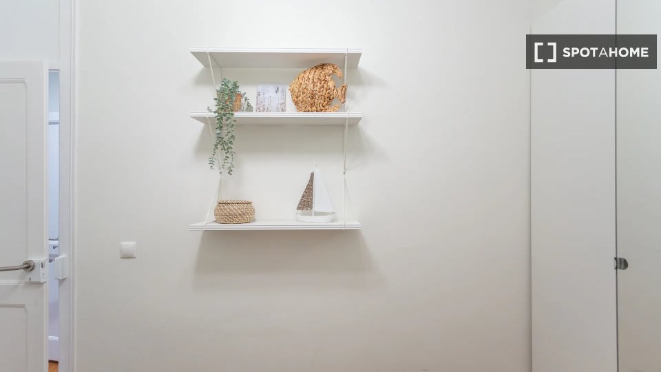 Double room Lisbon, 6 beds — photo 12