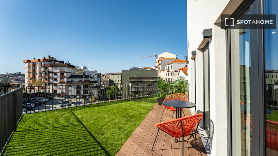 Apartment Porto, 2 beds, 162m² — photo 9