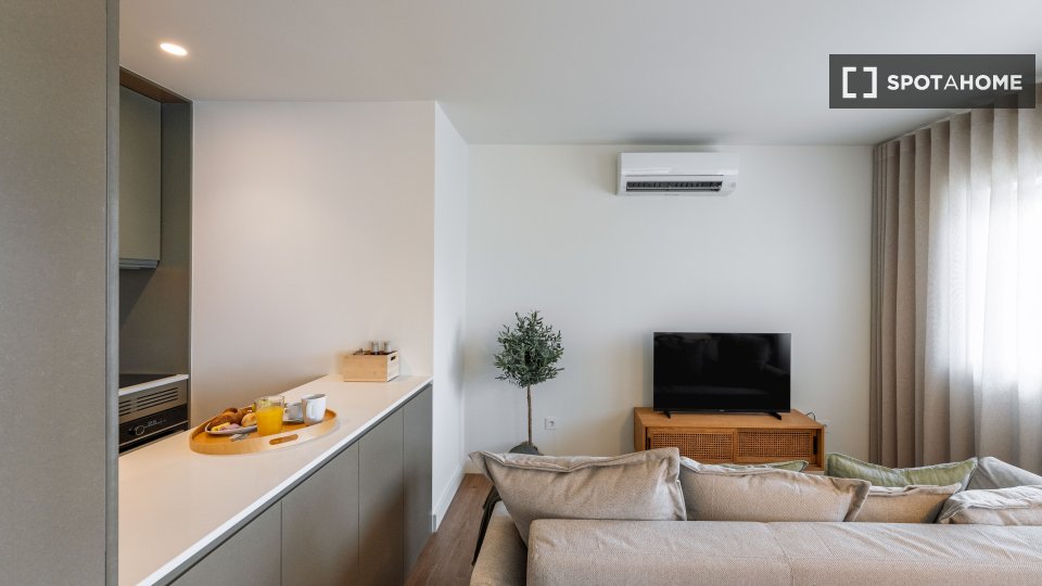 Apartment Porto, 2 beds, 53m² — photo 2