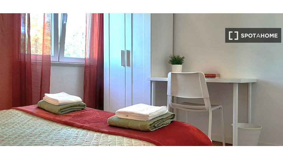 Double room Lisbon, 4 beds, 100m² — photo 34