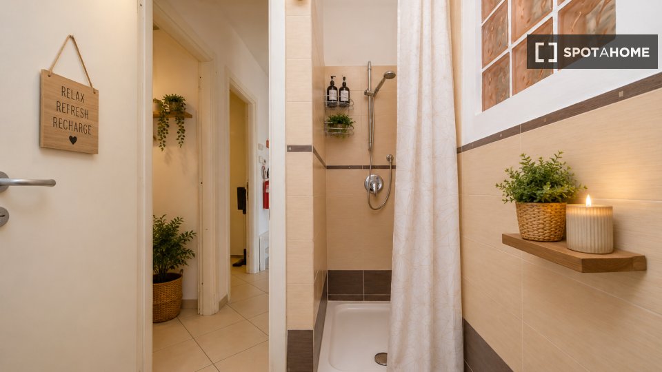 Apartment Rome, 2 beds — photo 17