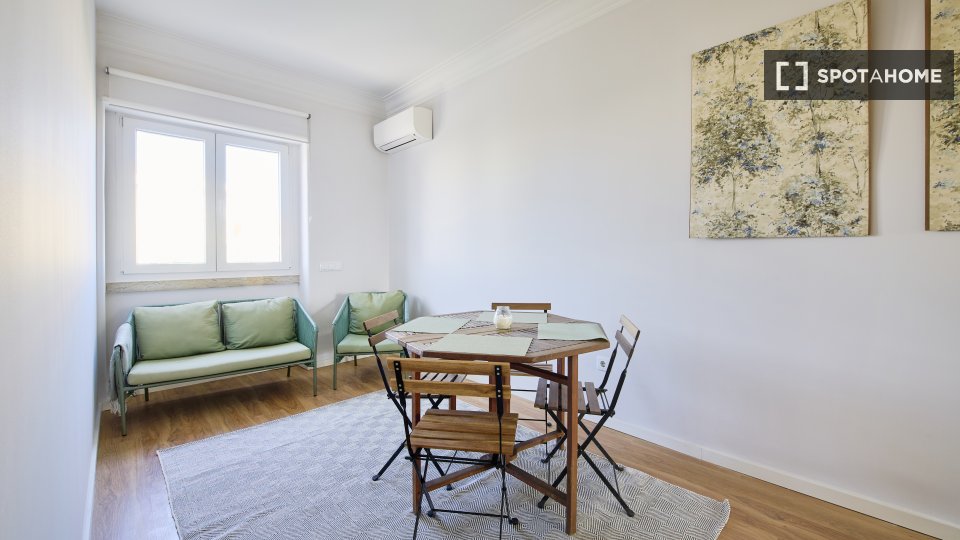 Double room Lisbon, 4 beds — photo 12