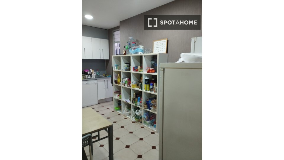 Double room Valencia, 5 beds, 160m² — photo 14