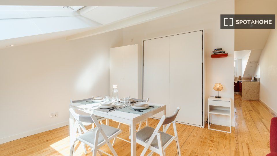 Apartment mono Lisbon, 40m² — photo 11
