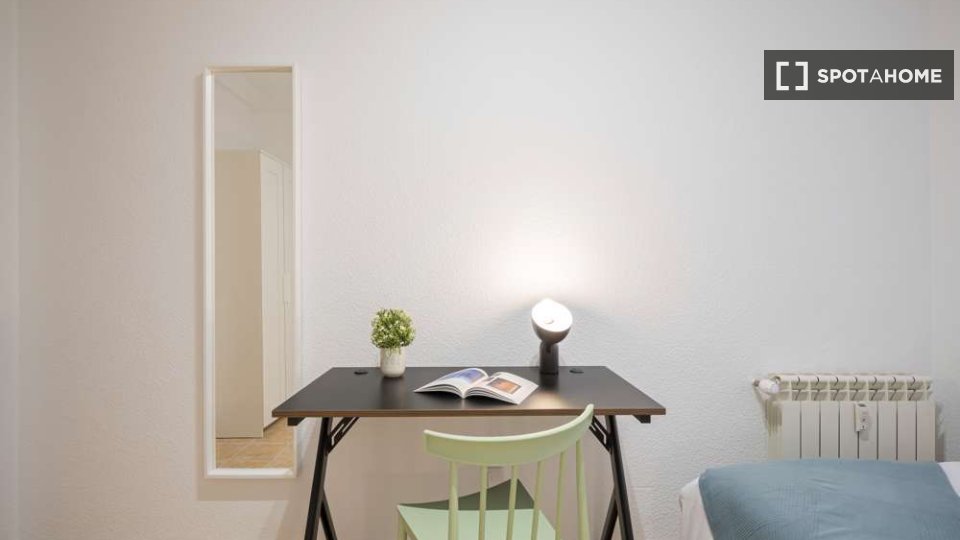Double room Madrid, 25 beds — photo 9