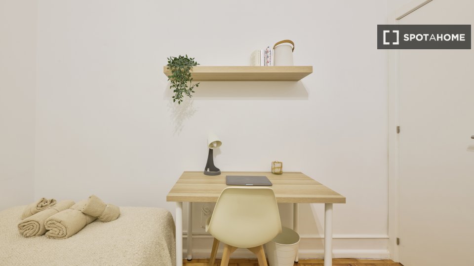 Double room Lisbon, 11 beds — photo 21