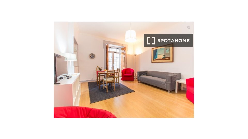 Double room Lisbon, 3 beds, 70m² — photo 7