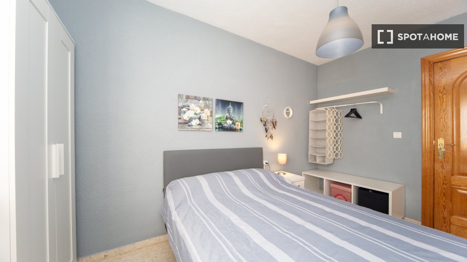 Double room Granada, 4 beds — photo 22