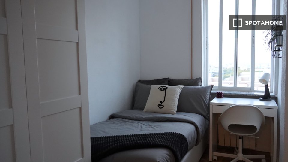 Double room Madrid, 4 beds — photo 56