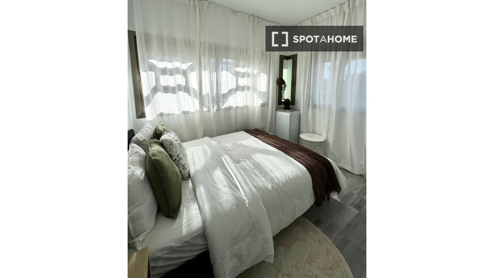 Double room Madrid, 7 beds — photo 13