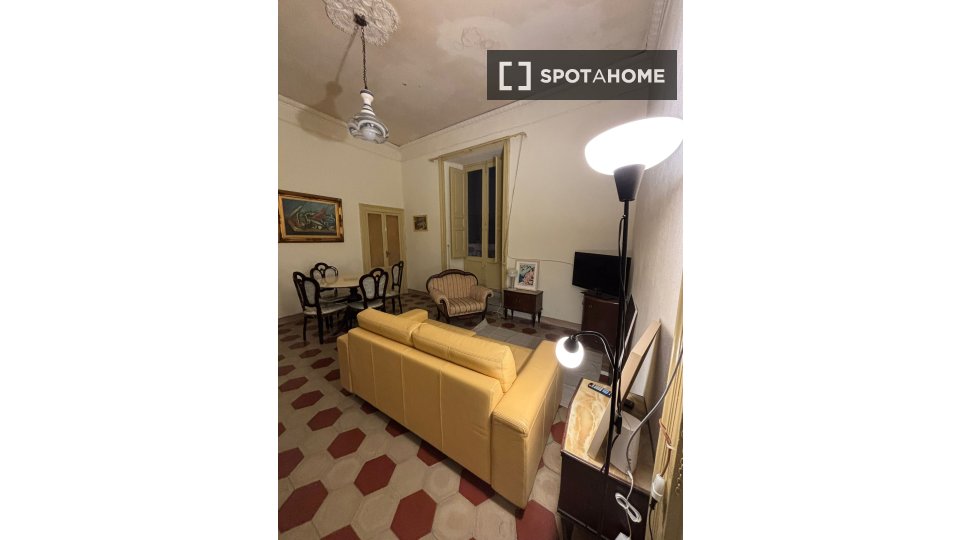 Double room Naples, 2 beds — photo 14