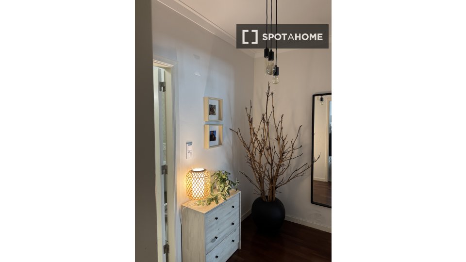 Apartment Lisbon, 2 beds, 108m² — photo 10