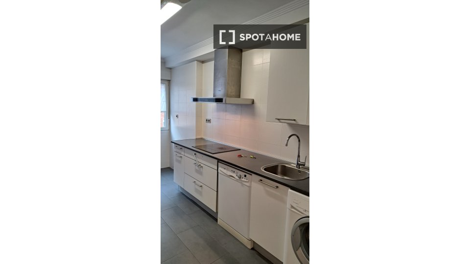 Apartamento de 2 habitaciones en alquiler en Algorta, Bilbao.