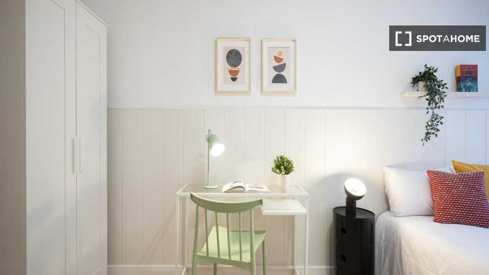 Double room Madrid, 25 beds — photo 44