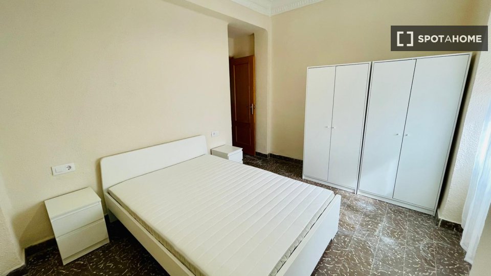 Apartment Valencia, 3 beds, 69m² — photo 10