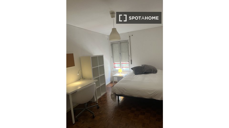 Double room Lisbon, 3 beds, 100m² — photo 5