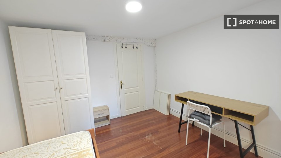 Apartment Bilbao, 3 beds, 65m² — photo 11