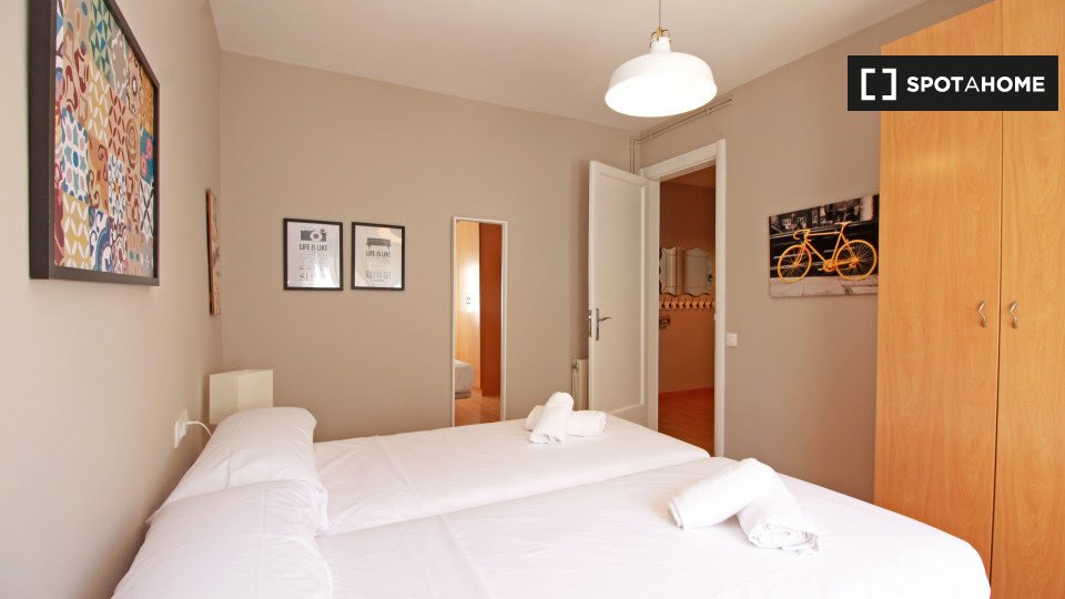 Apartment Barcelona, 4 beds, 140m² — photo 11