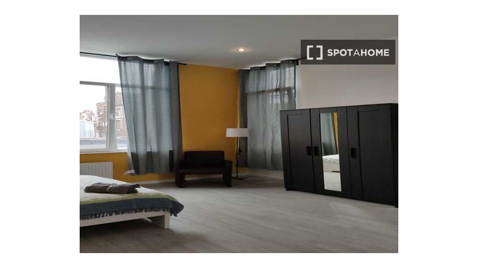 Double room Brussels, 9 beds — photo 15