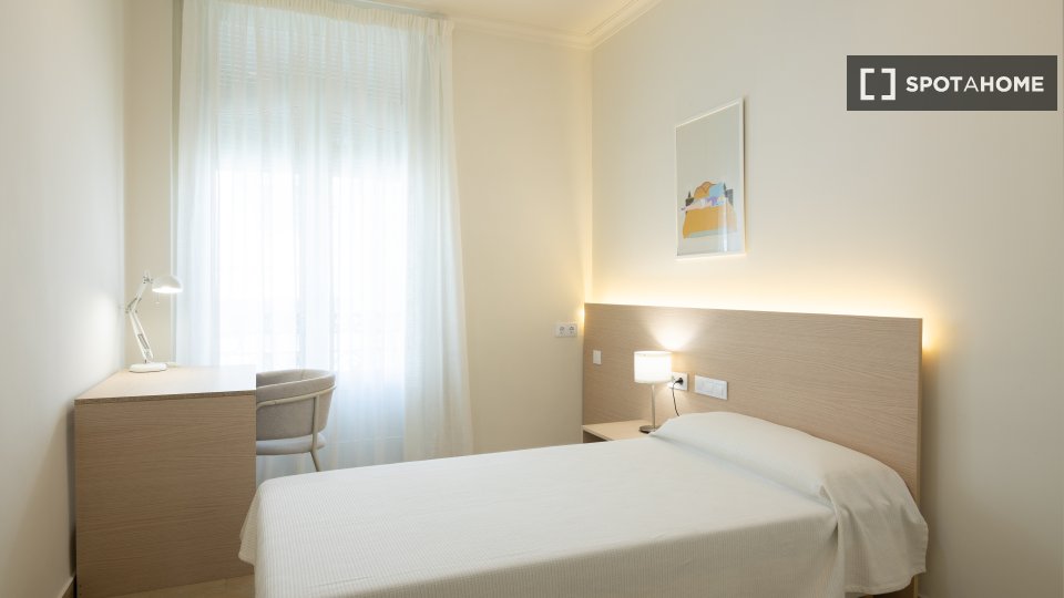 Chambre double Valence, 6 chambres, 100m² — photo 9