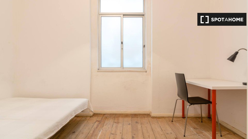 Double room Lisbon, 9 beds — photo 4