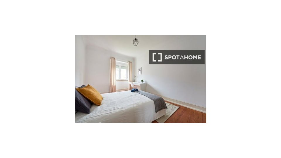 Double room Lisbon, 5 beds — photo 6