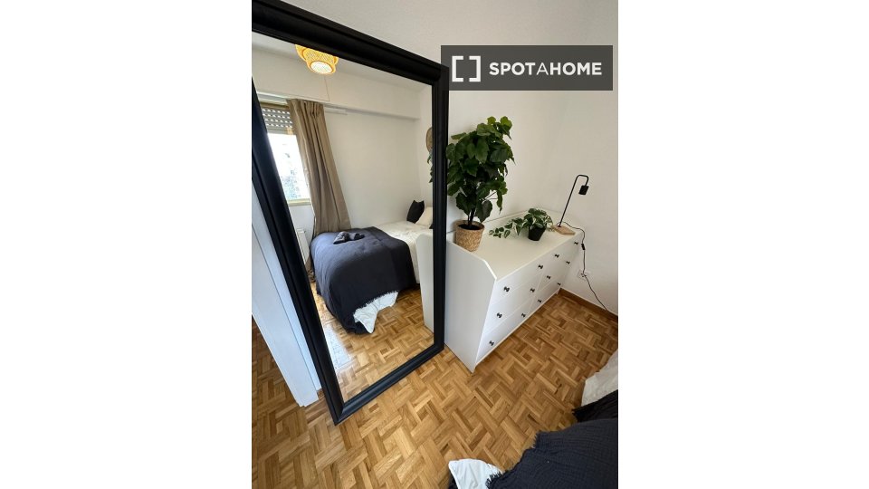 Double room Madrid, 5 beds — photo 28