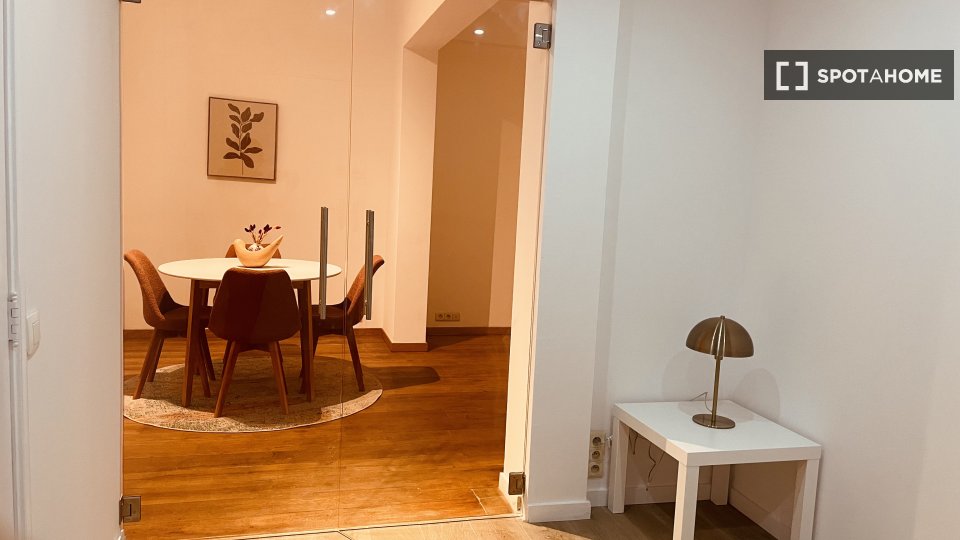 Apartment Brussels, 2 beds, 62m² — photo 2