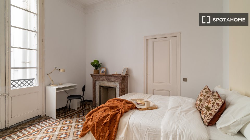 Double room Barcelona, 6 beds, 95m² — photo 5