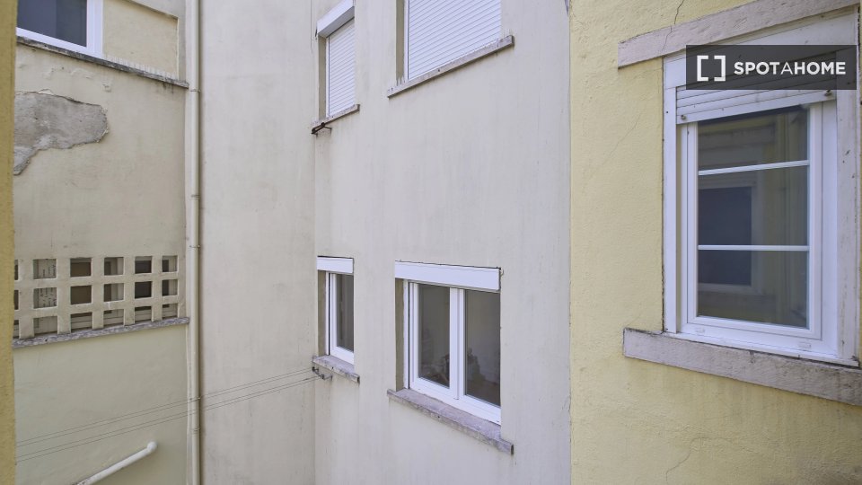 Double room Lisbon, 6 beds — photo 14