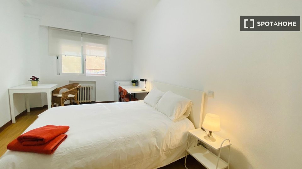 Double room Madrid, 6 beds — photo 8