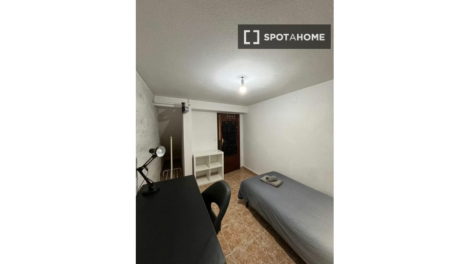 Double room Lisbon, 6 beds — photo 1