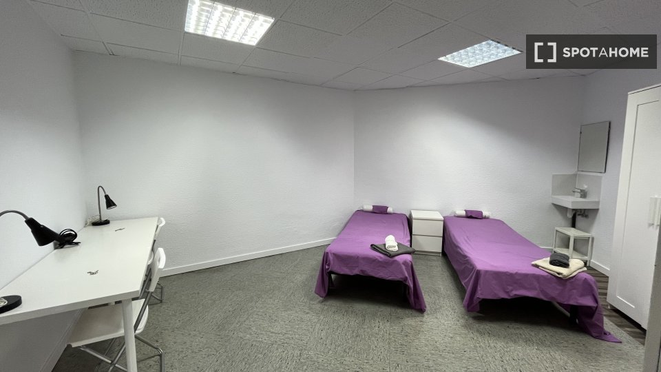 Double room Barcelona, 13 beds, 290m² — photo 16