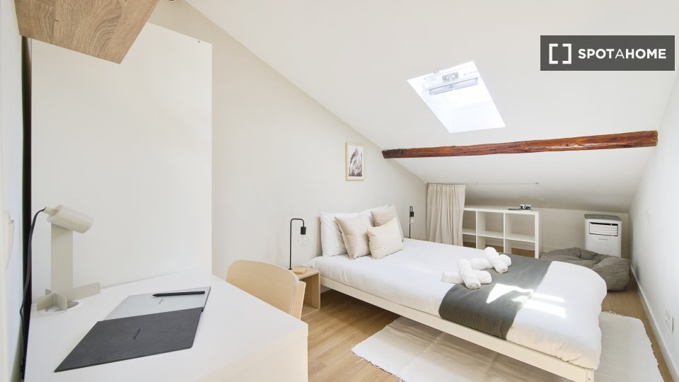 Double room Lisbon, 9 beds — photo 8