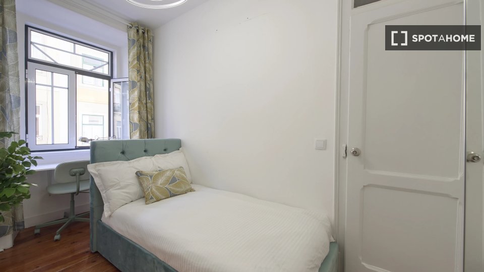 Double room Lisbon, 8 beds — photo 12