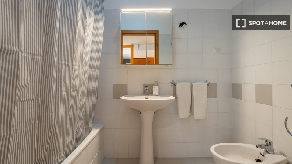 Apartment Lisbon, 1 bed, 53m² — photo 2