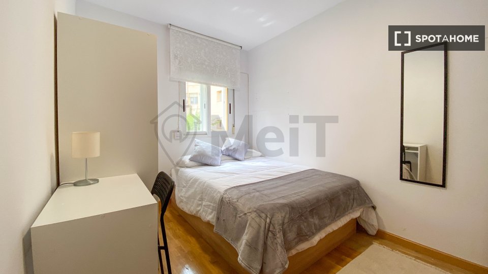 Double room Madrid, 5 beds — photo 6