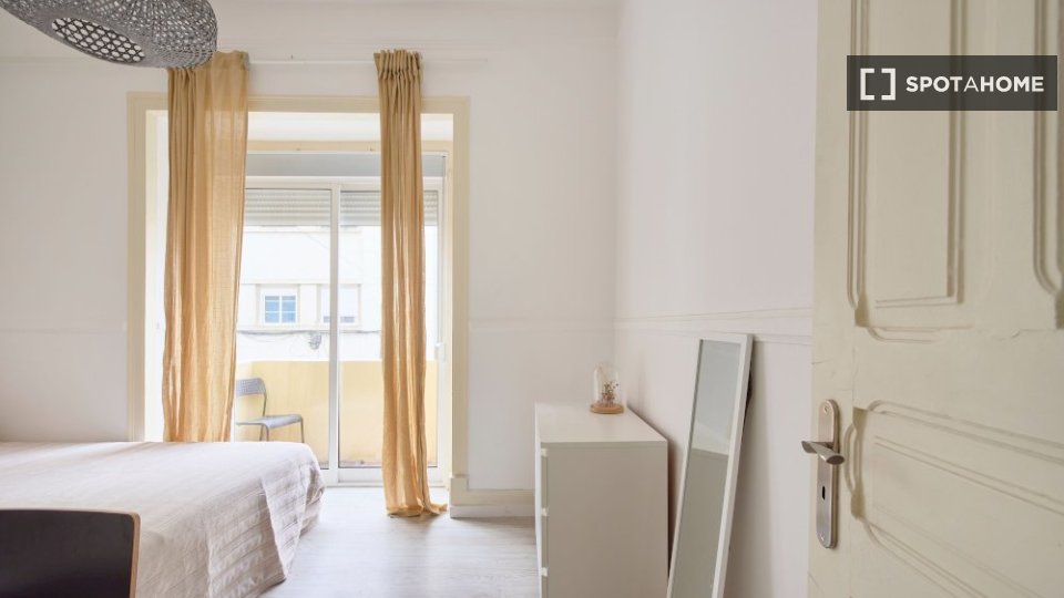 Double room Lisbon, 4 beds — photo 3